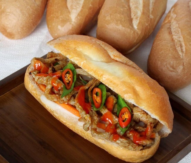 Banh-my-cha-ca-nong-gion-cay-nong Cach-lam-banh-my-cha-ca-gion-rum