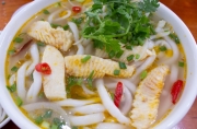 Bữa ăn ngon miệng cho cả nhà: Bánh canh bột gạo cá lóc miền Trung