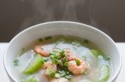 Gợi ý canh bầu nấu tôm ngọt lành xua tan mọi nóng bức