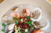 Nấu cháo hải sản nấm rơm cực chỉ với vài bước đơn giản ngay tại nhà